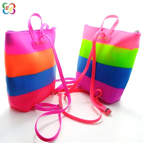 別說我沒告訴你，硅膠包在這里不僅物美實惠，而且質量也更好